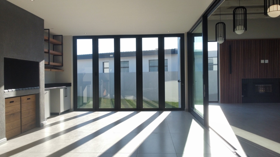 4 Bedroom Property for Sale in Oubaai Western Cape